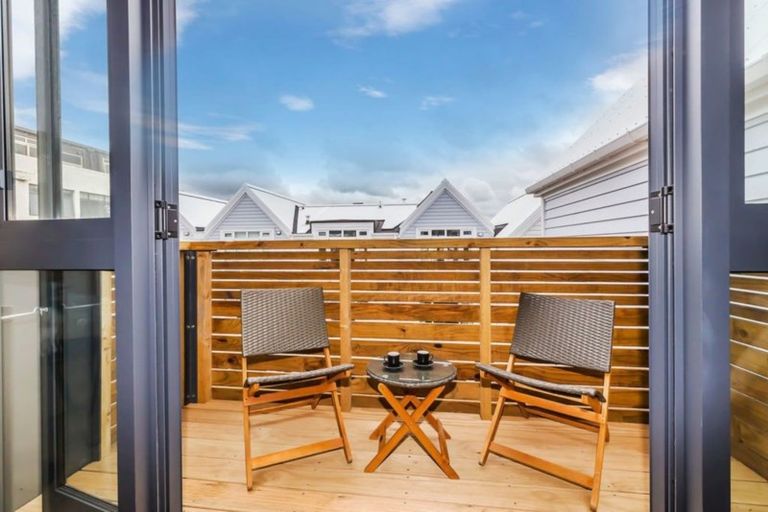 Photo of property in Pirie Street Townhouses, 12/35u Pirie Street, Mount Victoria, Wellington, 6011