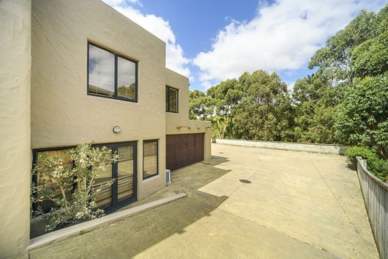 Photo of property in 44 Ruapehu Drive, Fitzherbert, Palmerston North, 4410
