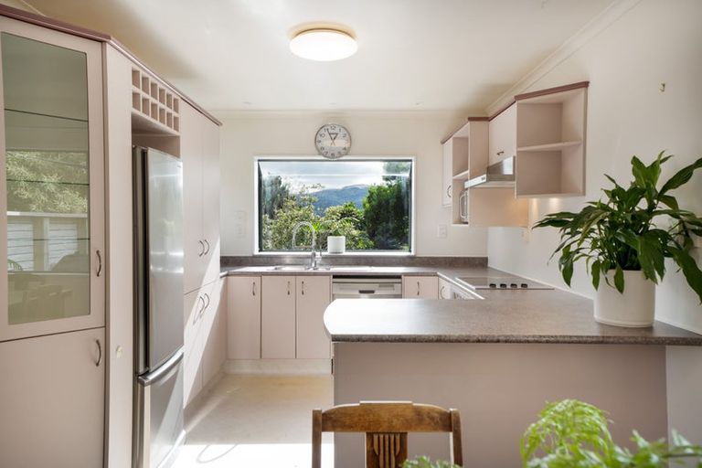 Photo of property in 195 Holborn Drive, Stokes Valley, Lower Hutt, 5019