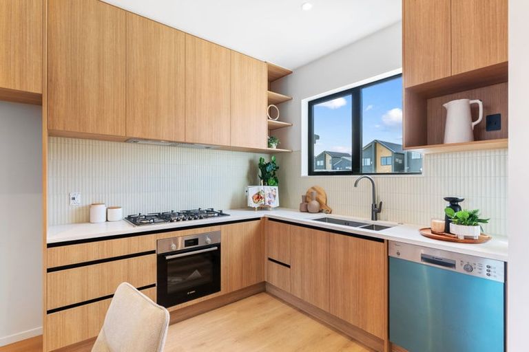 Photo of property in 42 Taukahiwi Road, Pukekohe, 2120