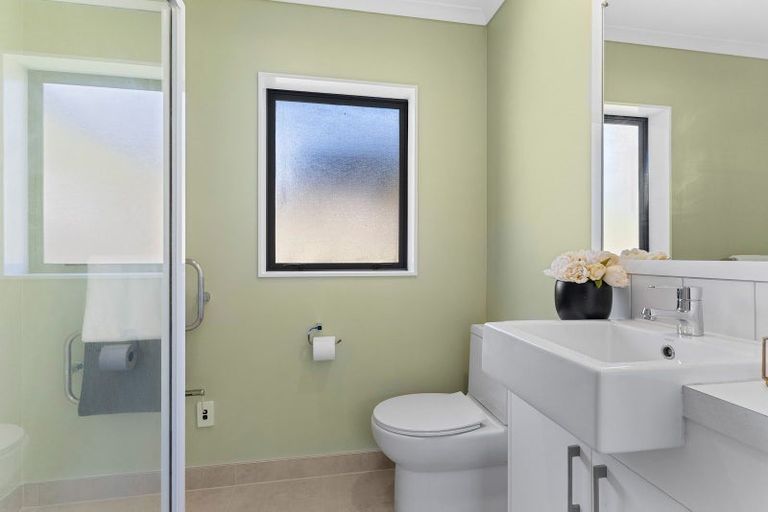 Photo of property in 79 Kirikiri Drive, Papakura, 2110