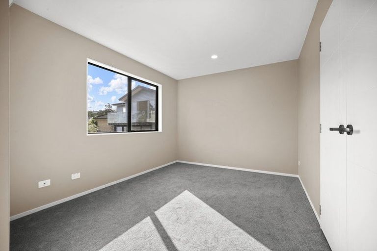 Photo of property in 25d Lavery Place, Sunnynook, Auckland, 0632