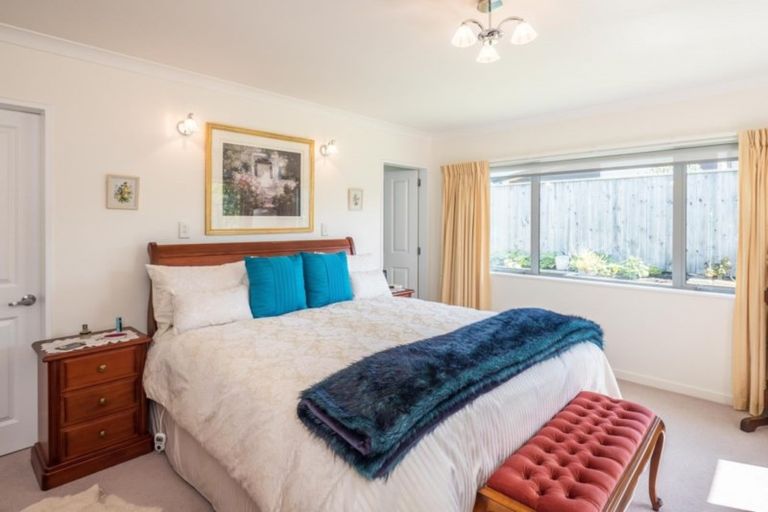 Photo of property in 14 Petrel Close, Paraparaumu Beach, Paraparaumu, 5032