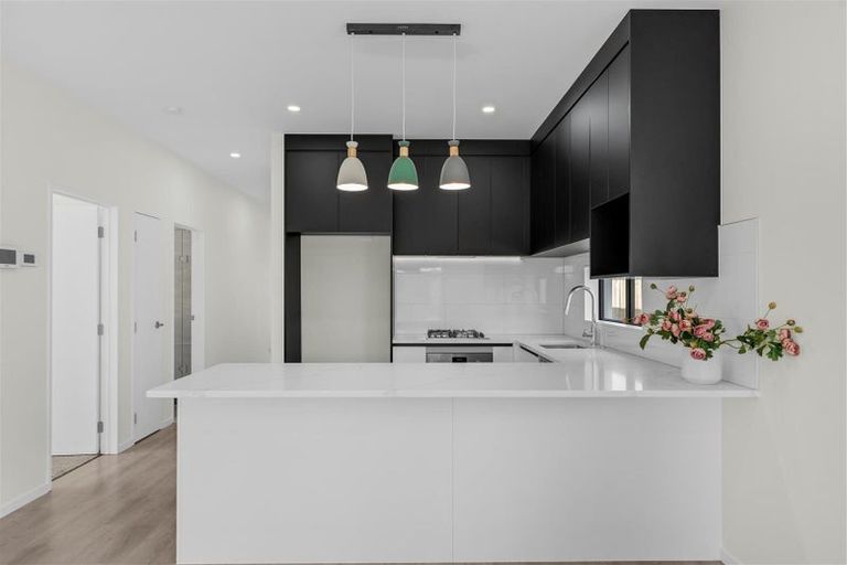 Photo of property in 14 Waimarie Drive, Karaka, 2578