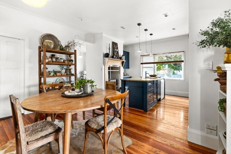 Photo of property in 2 Ashridge Road, Napier South, Napier, 4110