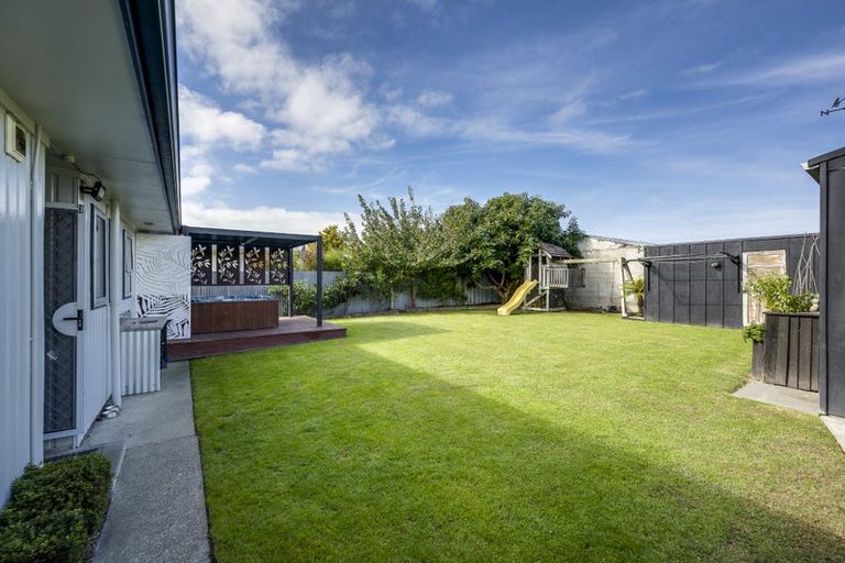 Photo of property in 37 Tait Drive, Greenmeadows, Napier, 4112