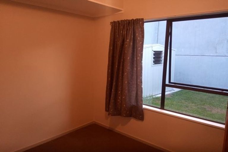Photo of property in 2/21 Gloaming Place, Conifer Grove, Takanini, 2112