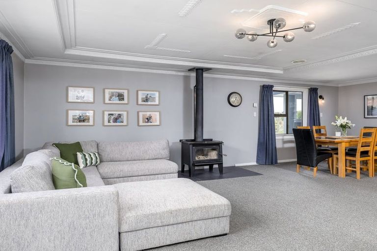 Photo of property in 87 Timaru Road, Waimate, 7924