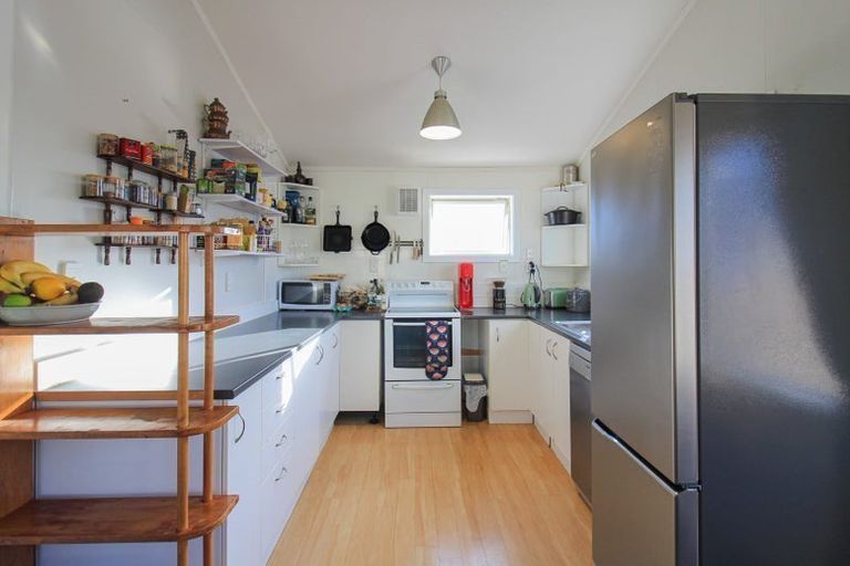 Photo of property in 30f4 Lyall Parade, Lyall Bay, Wellington, 6022