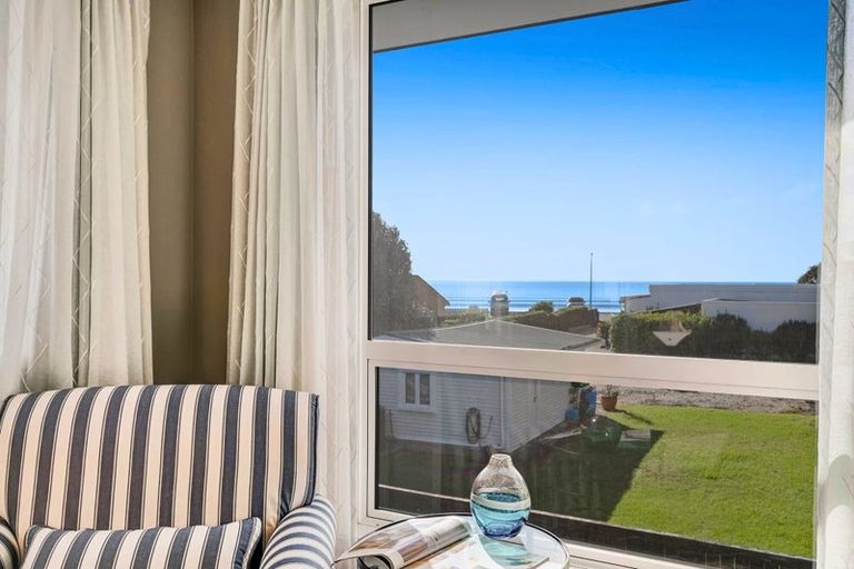 Photo of property in 63a Walton Street, Red Beach, 0932