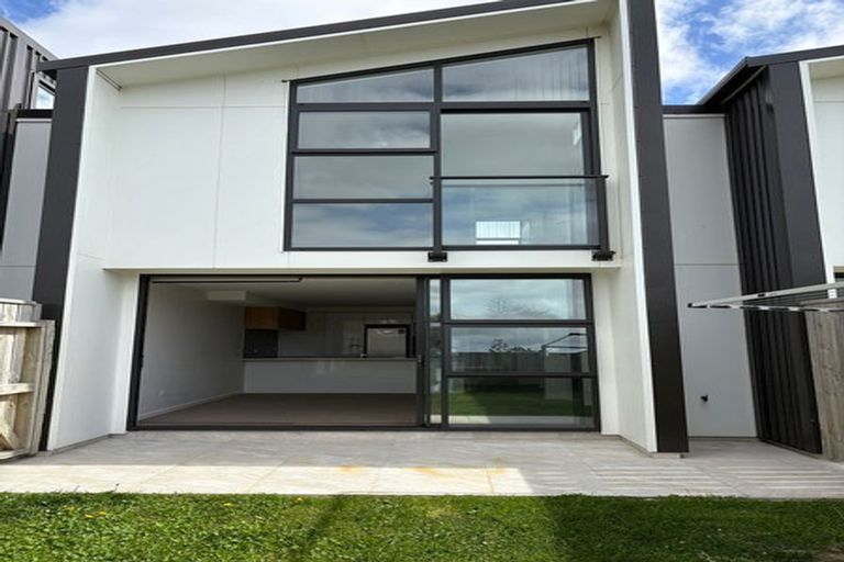 Photo of property in 21 Tireti Road, Titahi Bay, Porirua, 5022