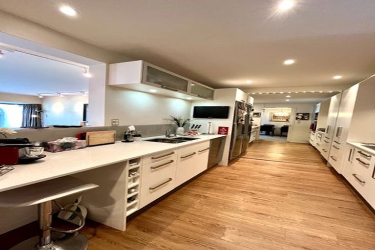 Photo of property in Highwic, 32u2 Hobson Street, Thorndon, Wellington, 6011