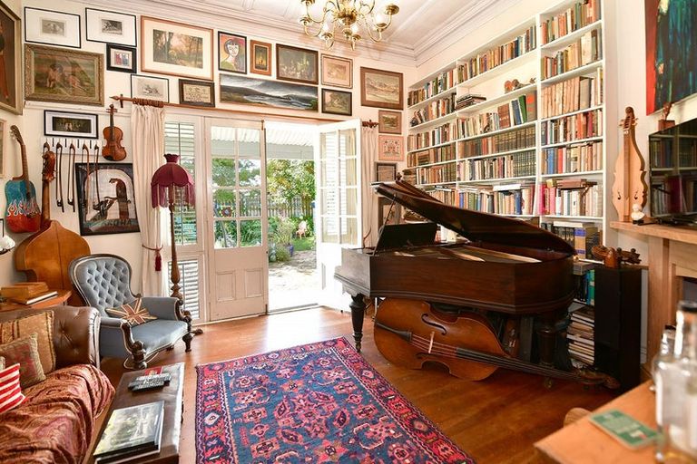 Photo of property in 2b Mcleod Street, Helensville, 0800