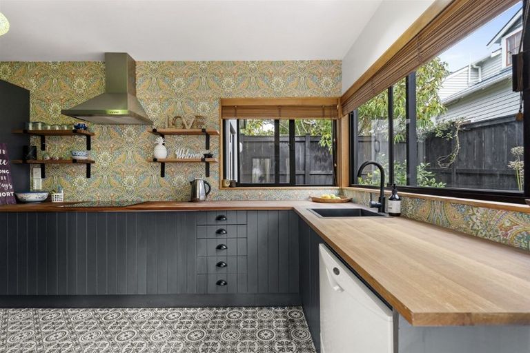 Photo of property in 1/14 Beresford Street, Bayswater, Auckland, 0622