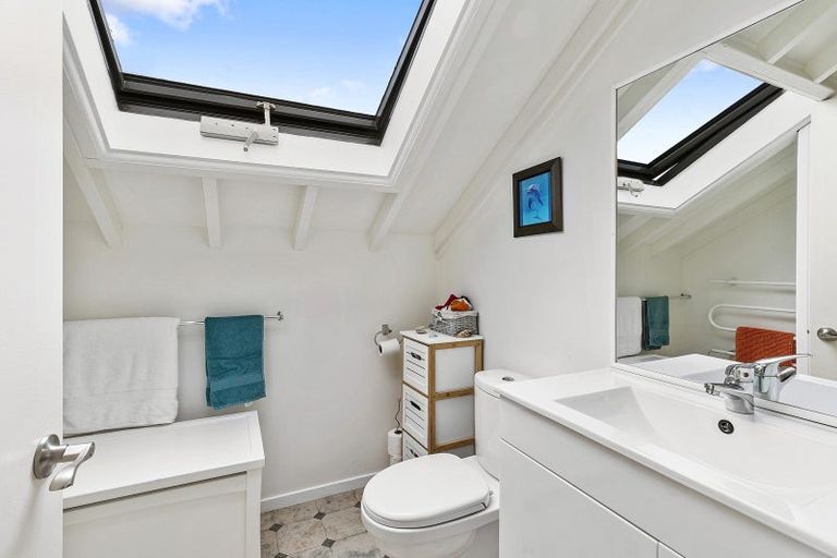 Photo of property in 49u3 Ranui Terrace, Tawa, Wellington, 5028
