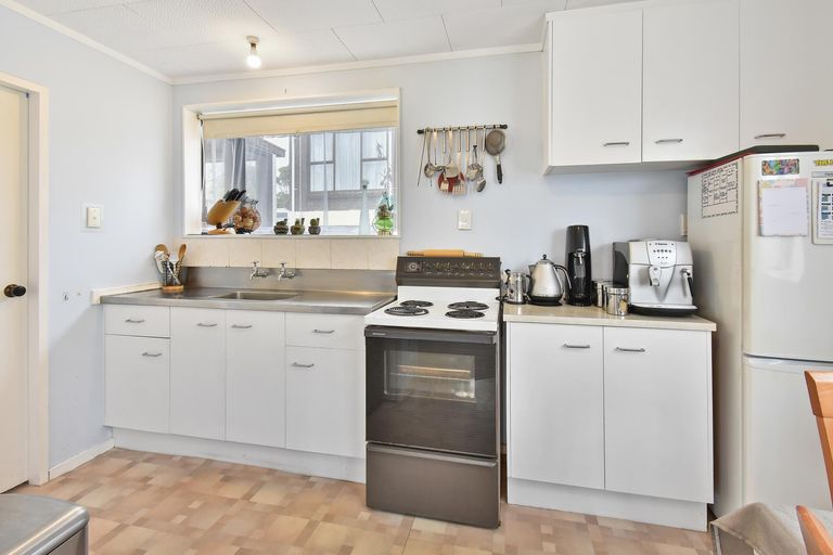 Photo of property in 8a Ashlynne Avenue, Papatoetoe, Auckland, 2025