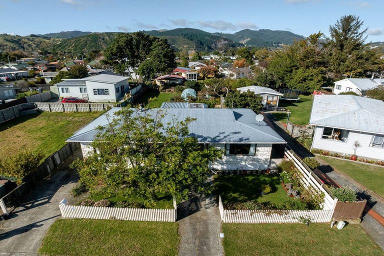Photo of property in 34 Makarini Street, Paraparaumu, 5032