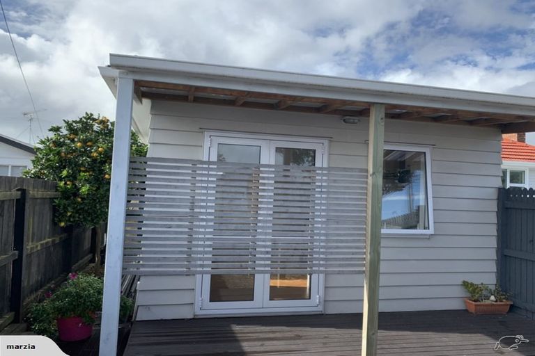 Photo of property in 159 Birkdale Road, Birkdale, Auckland, 0626