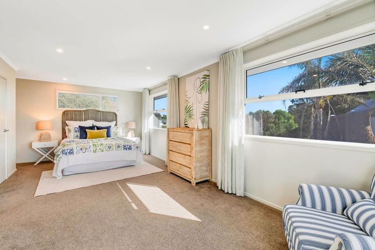 Photo of property in 63a Walton Street, Red Beach, 0932