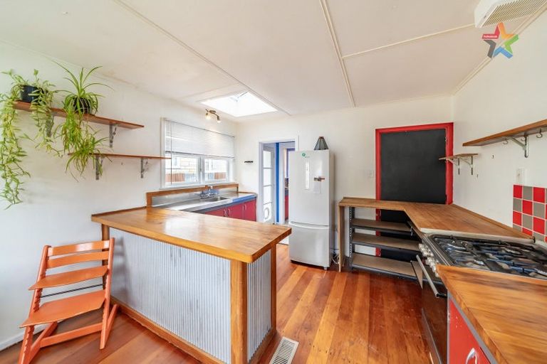Photo of property in 58 Lees Grove, Wainuiomata, Lower Hutt, 5014