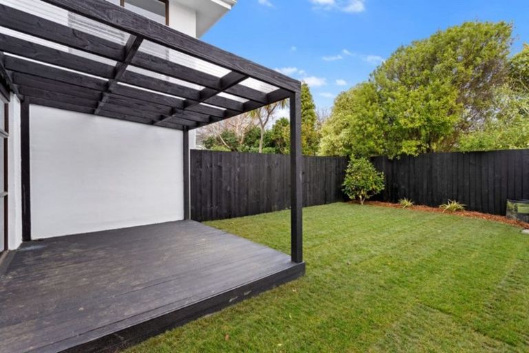 Photo of property in 91 Beachville Road, Redcliffs, Christchurch, 8081