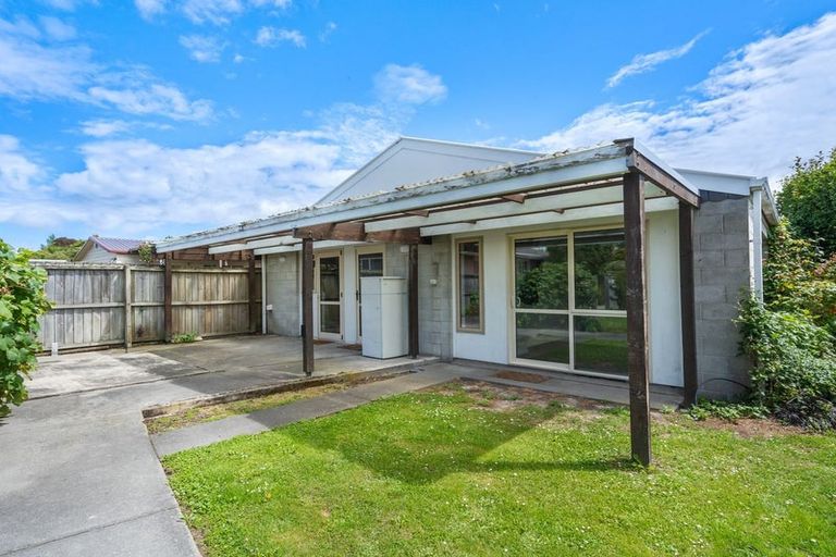 Photo of property in 21 Lochee Road, Upper Riccarton, Christchurch, 8041
