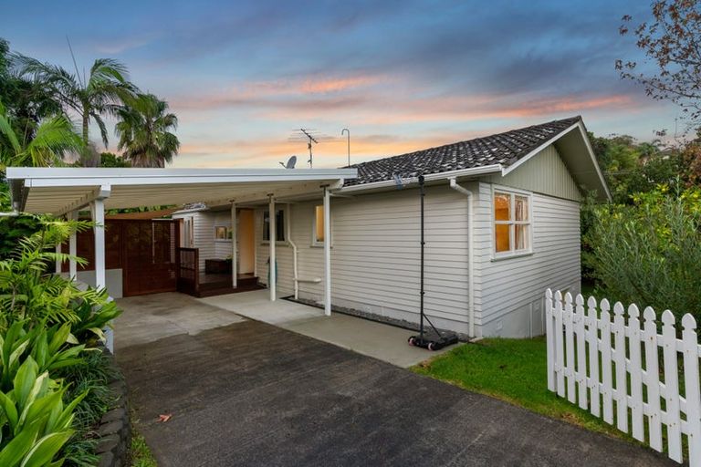 Photo of property in 3 Macnay Way, Murrays Bay, Auckland, 0630
