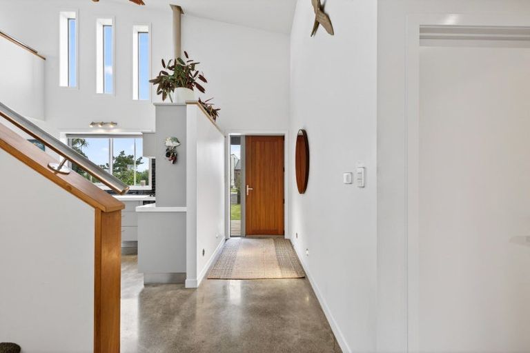 Photo of property in 11 Mer Place, Bay View, Napier, 4104