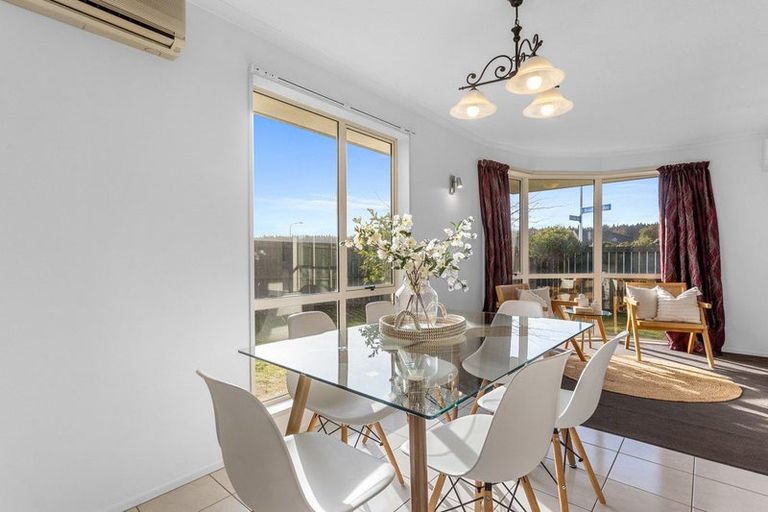 Photo of property in 32 Broadhaven Avenue, Parklands, Christchurch, 8083