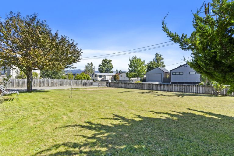 Photo of property in 13 Omahau Crescent, Twizel, 7901