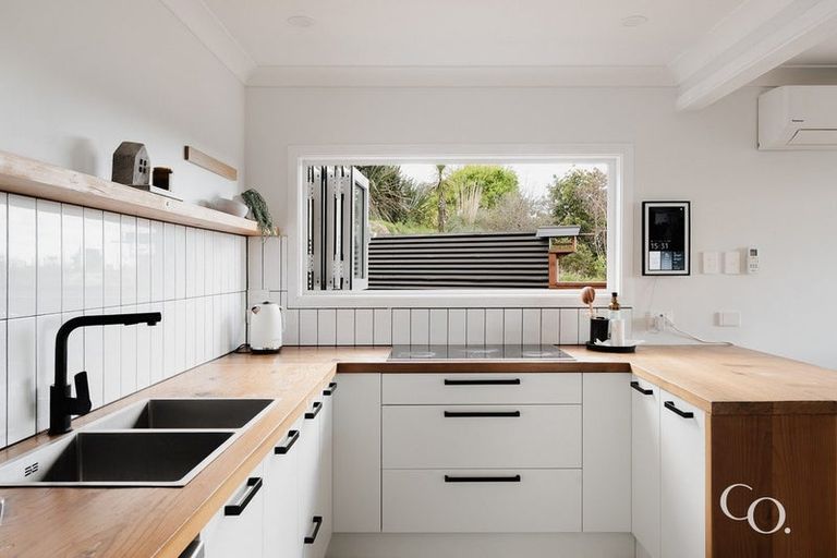 Photo of property in 14 Kingswood Road, Brookfield, Tauranga, 3110