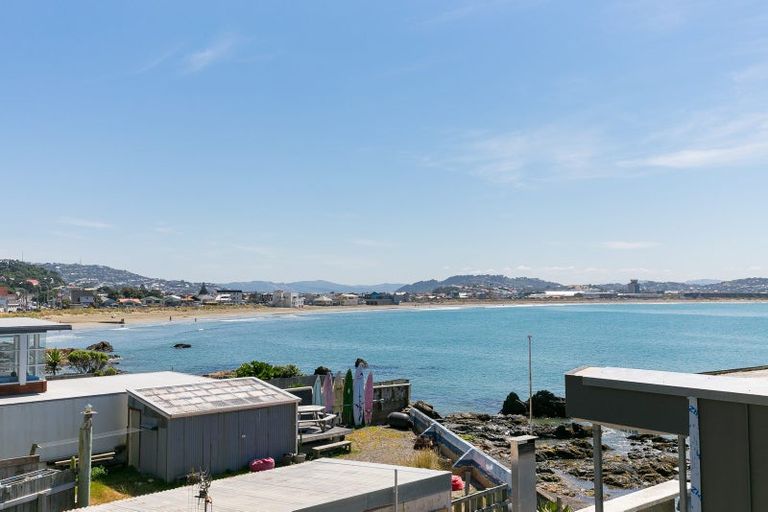 Photo of property in 281 Queens Drive, Lyall Bay, Wellington, 6022