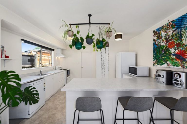 Photo of property in 3/256a Birkdale Road, Birkdale, Auckland, 0626