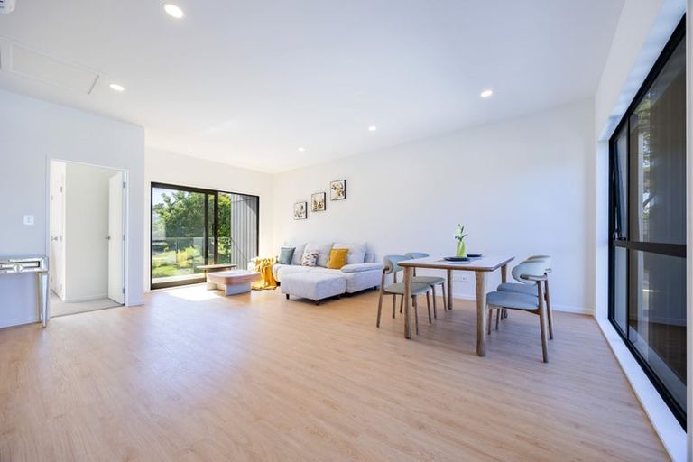 Photo of property in 24a Gladys Avenue, Glenfield, Auckland, 0629