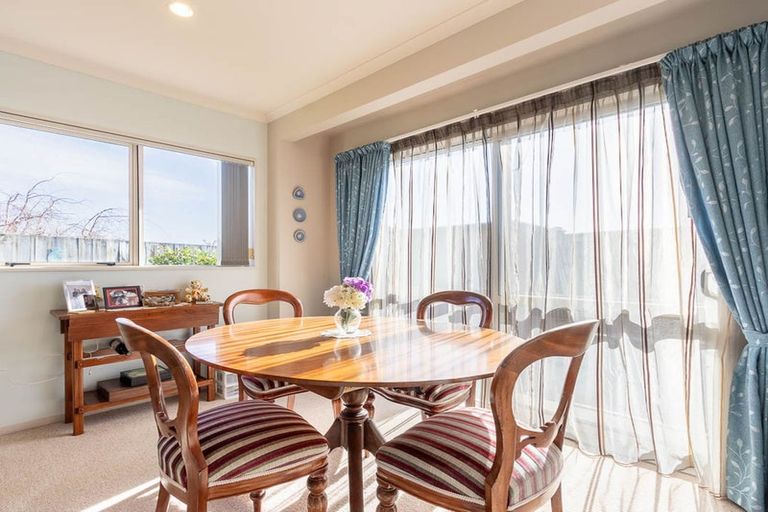 Photo of property in Rangeview Villas, 35/9 Fuller Close, Levin, 5510