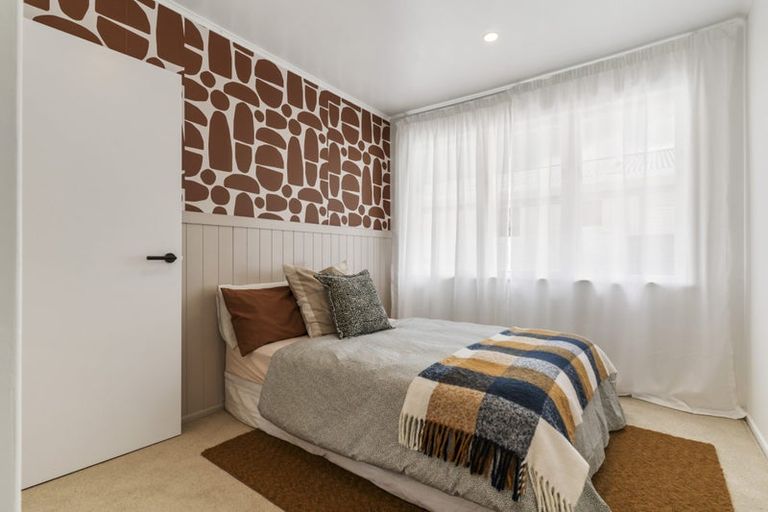 Photo of property in 24d Clinton Avenue, Te Atatu Peninsula, Auckland, 0610