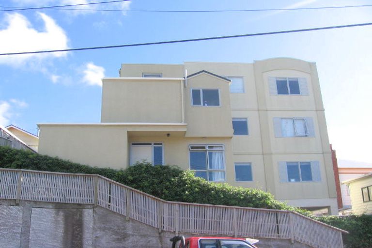 Photo of property in 4 Myrtle Crescent, Mount Cook, Wellington, 6021