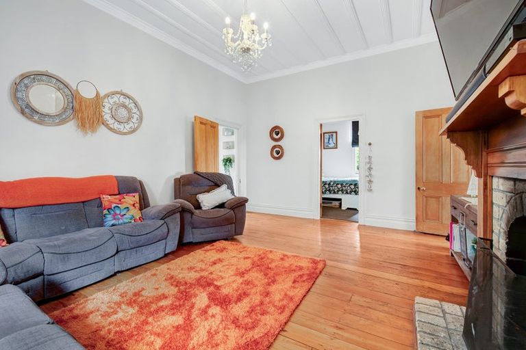 Photo of property in 31 Garfield Road, Helensville, 0800