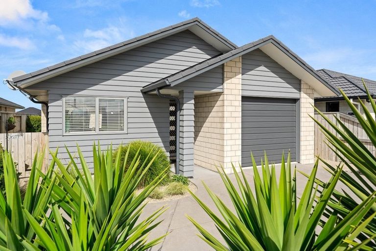 Photo of property in 11 Ponga Place, Papamoa Beach, Papamoa, 3118