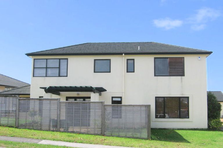 Photo of property in 1/15 Bundoran Way, Pinehill, Auckland, 0632
