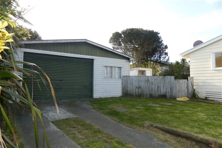 Photo of property in 2 Rakihau Place, Titahi Bay, Porirua, 5022