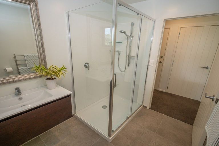 Photo of property in 16 Rangikapiti Road, Coopers Beach, 0420