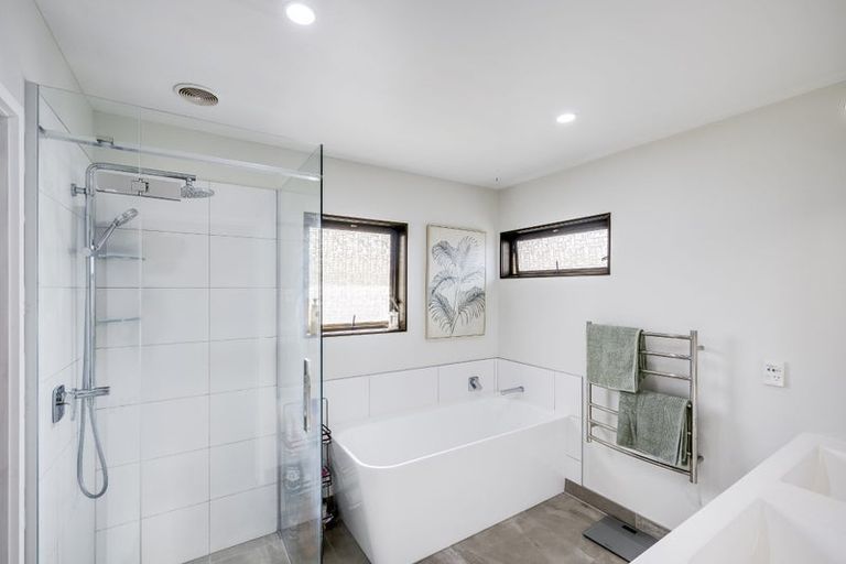 Photo of property in 1 Ewan Place, Taradale, Napier, 4112