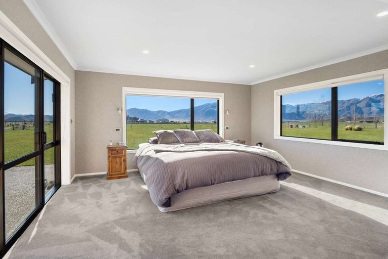 Photo of property in 10 Hardacre Place, Omarama, 9412