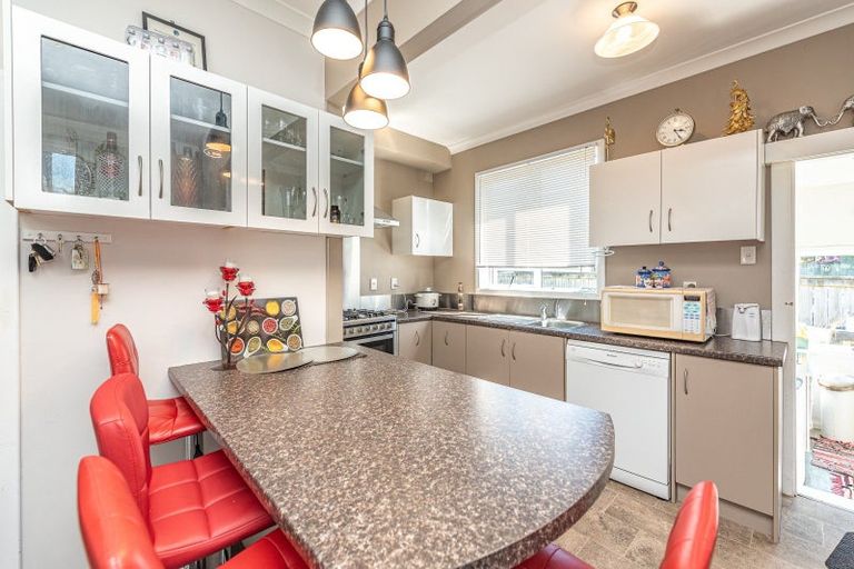 Photo of property in 16 Kawakawa Street, Whanganui East, Whanganui, 4500