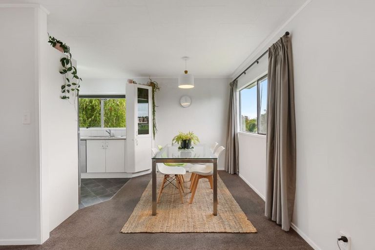 Photo of property in 12 Katrina Place, Massey, Auckland, 0614