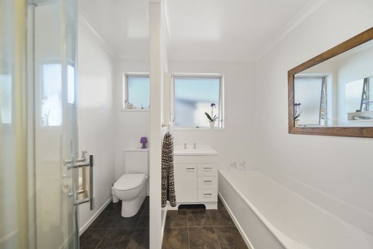 Photo of property in 9 Pixie Place, Pakuranga Heights, Auckland, 2010