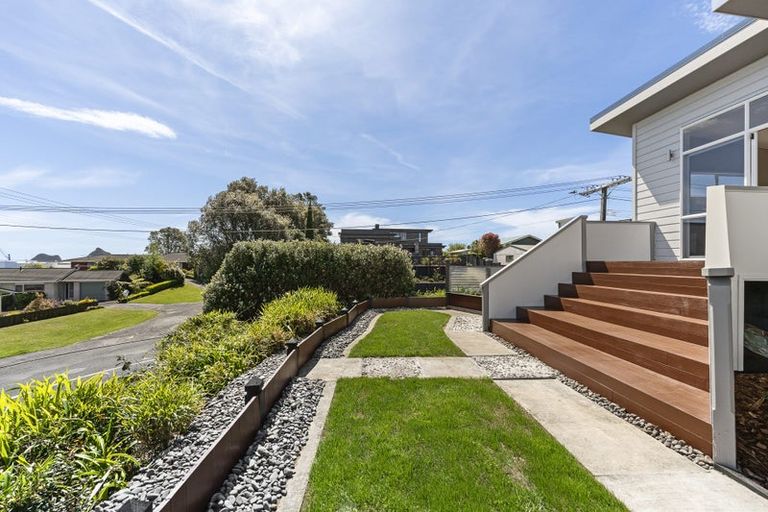 Photo of property in 9 Calvert Road, Moturoa, New Plymouth, 4310