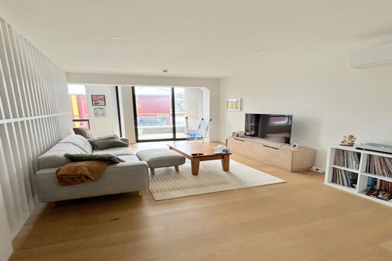 Photo of property in 216 The Parade, Island Bay, Wellington, 6023