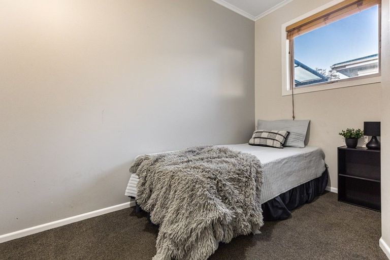 Photo of property in 11 Kashmir Road, Glen Eden, Auckland, 0602